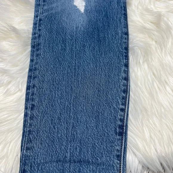 Vintage Levi’s with Capital Letter E women’s wedgie Distressed Jeans size 28 - Picture 2 of 13